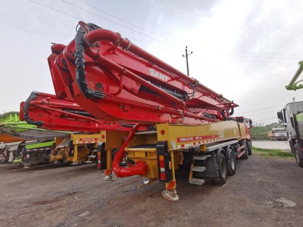 Utilisé SANY Béton Pump Truck 56m machine de construction de pompe de camion