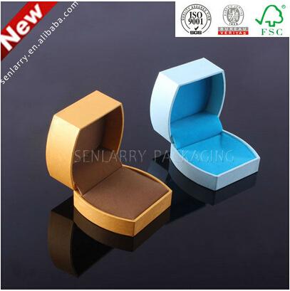 Hot-selling Clear plastic jewelry box with embossed logo design