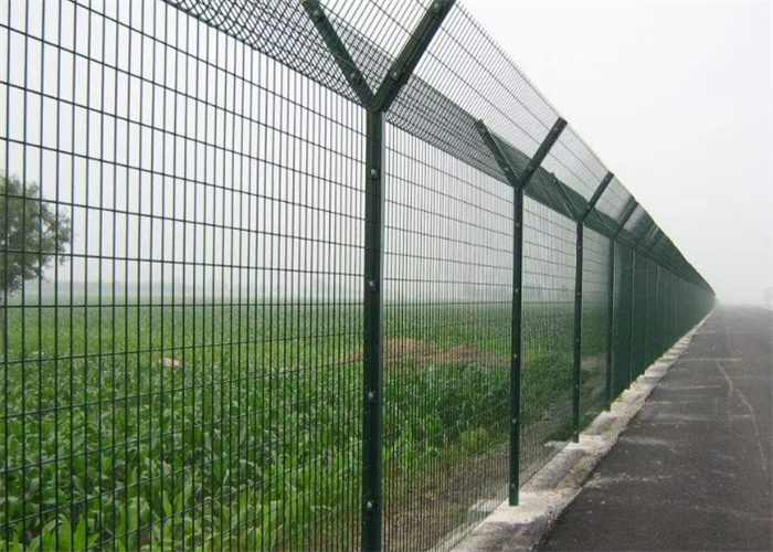 50*150mm Mesh Hole Galvanized 3D Security Fence For Airport Perimeter