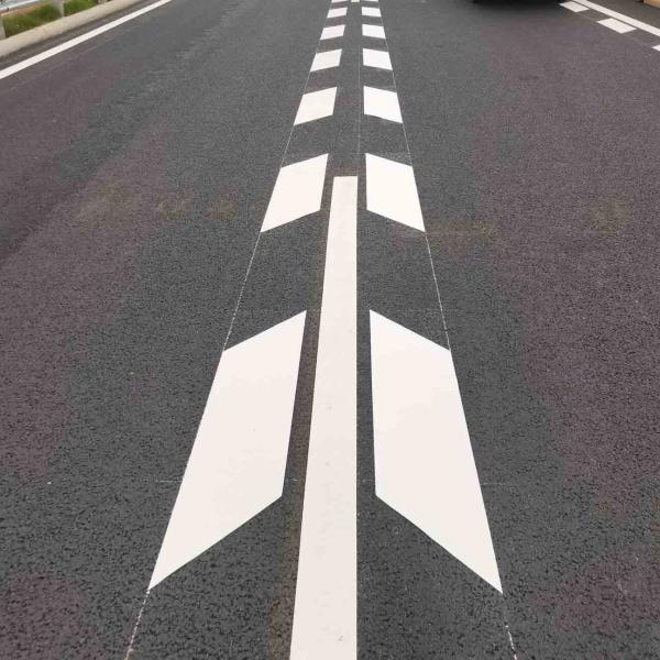 Durable Quick Setting Thermoplastic Paint For High-Traffic Roads High Visibility