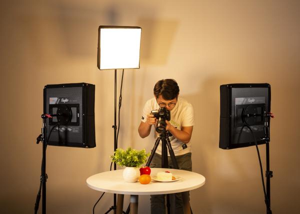50W Bi - Color Flaglite LED Studio Lighting Kit SMD LED Type High Brightness