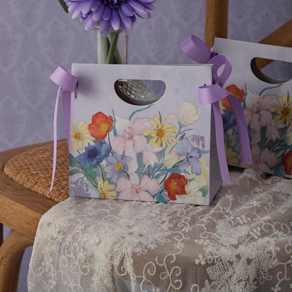 Wedding Favor Box European Style Floral Luxury Packaging Satin Ribbon Handles Instagrammable Wedding Candy Box
