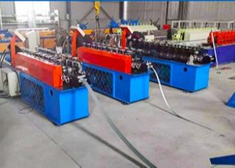 Espessura 0.8mm Keel Forming Machine do ângulo do controle do PLC