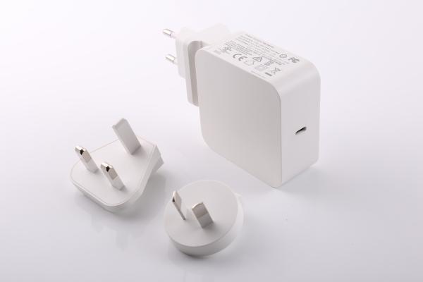 USB C 65W Torch Rechargeable AA Battery Charger For Smart Appliance