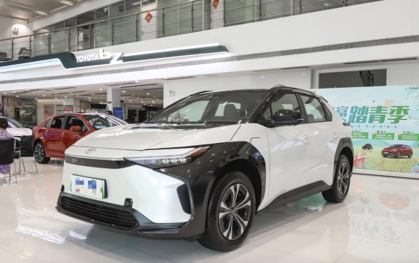 Carro elétrico usado de movimentação de quatro rodas de Toyota BZ4x 2022 versão superior