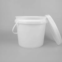 Bucket de peinture en plastique rouge avec couvercle durable et