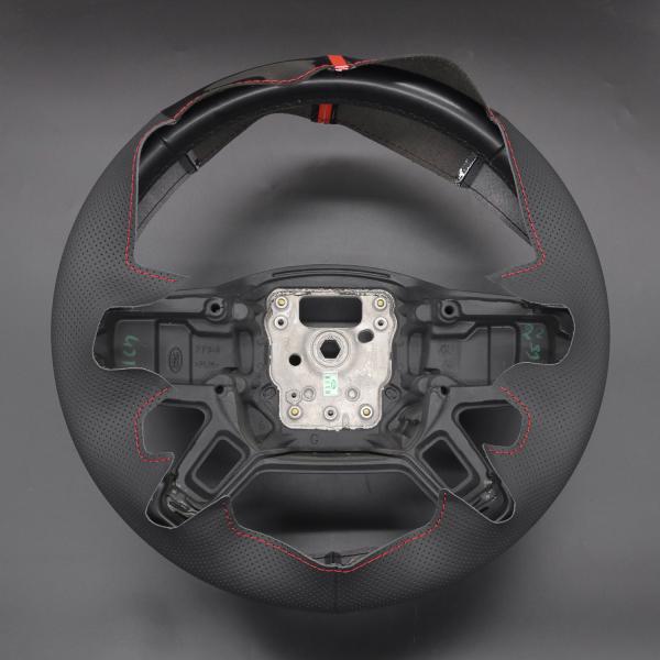 High Quality Customized Hand Stitching Carbon Fiber Leather Steering Wheel Cover for Land Rover  Defender (L663) Discovery III