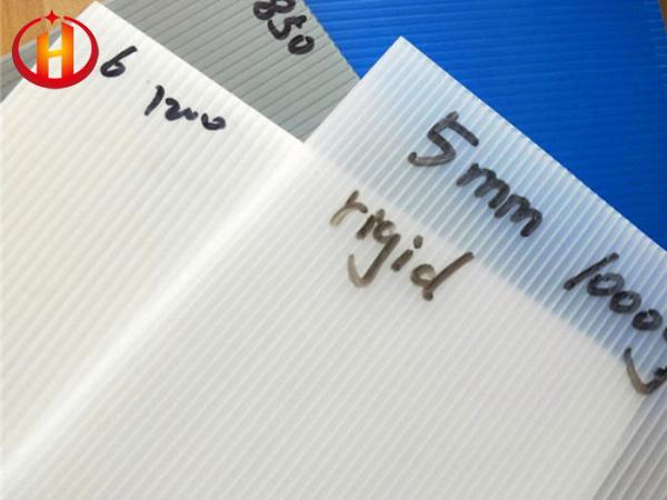 White Non Toxic PP Corrugated Plastic Sheets Corrosion Resistant