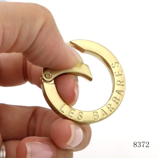 Custom Logo Engraved Corrosion Resistant Waterproof Spring O Ring Carabiner Clip for Bag & Key Chain