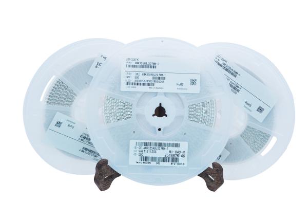 220uF 2.5V Ceramic Chip Capacitor ± 20 % Tolerance 1210 Size Reflow Soldering
