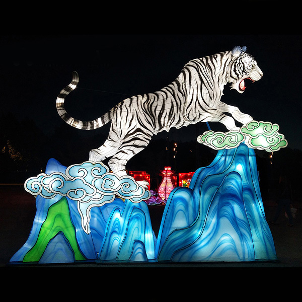 Botanical Garden Themed Winter Night Chinese Lantern Animals For Festival