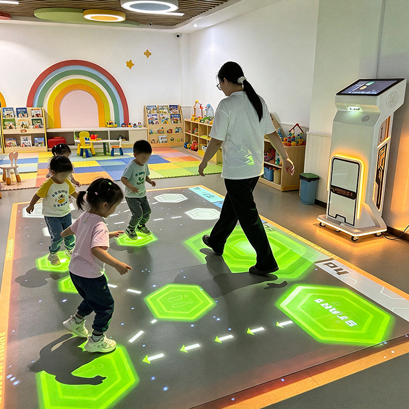 Radar Sensing Interactive Floor Projection Game Machine with Caster Wheels and 4100 Lumens Mobile Interactive Floor Projector
