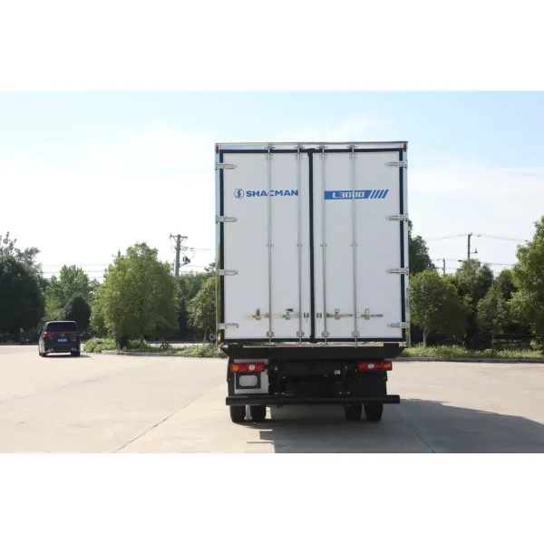 4X2 Refrigerator Freezer Truck 11t - 20t Load Capacity Refrigerated Van Truck