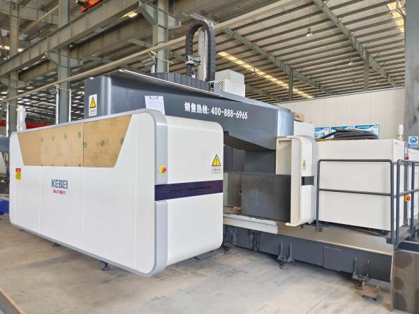Water Cooling Mode Fiber Laser Cutting Machine For Carbon Steel / Stainless Steel / Aluminum / Copper Applicable Materials