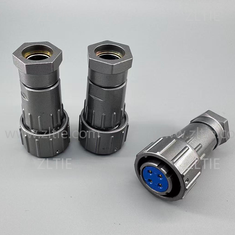 FQ18 Series 4-Pin Straight Female Plug