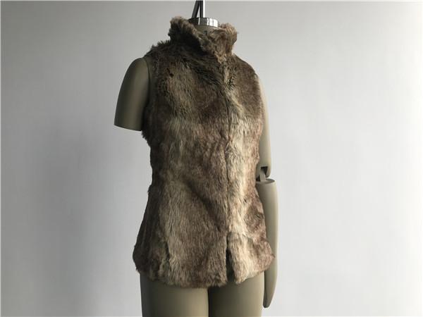 Natural Flax Color Ladies Faux Fur Coats With Funnel Neck Multi Size TW76418