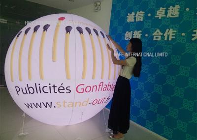 O balão do hélio do voo do fulgor/flash ilumina o logotipo do PVC fora do anúncio das esferas inflável