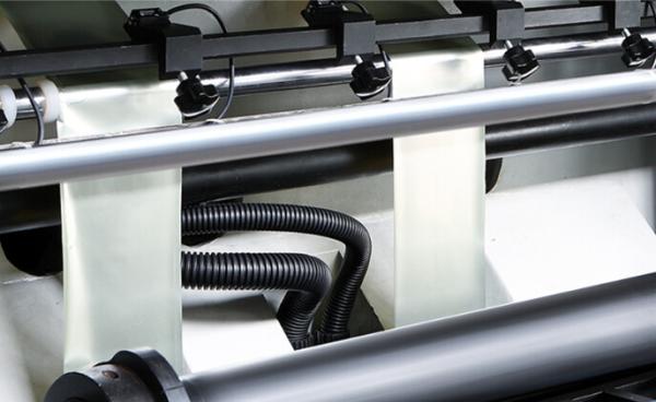 Fully Automatic Foil Stamping Embossing Machine For Wine Packaging Paper Box