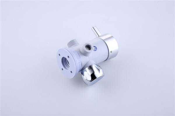 Brass Thermostatic Hot Water Valve , Filter Device Solar Thermostatic Mixing Valve
