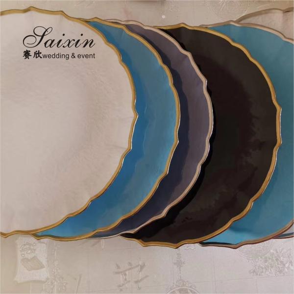 Белые стеклянные зарядные пластинки с золотым оболочкой свадебные домашние столы цветные