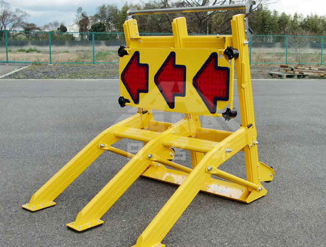 20kg Foldable Mobile Vehicle Barrier with High-Visibility Yellow for Traffic Safety