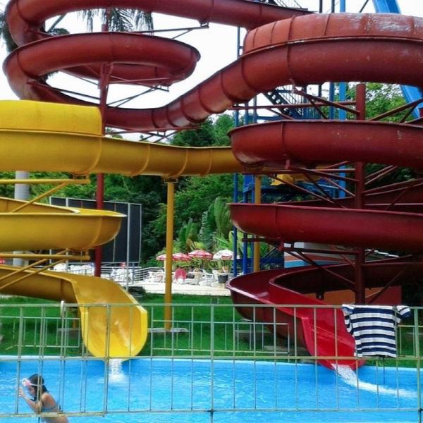 OEM Niños Jardín de Interiores Juego de agua Juego De Entretenimiento Máquina Niños Fibra de vidrio tobogán de agua