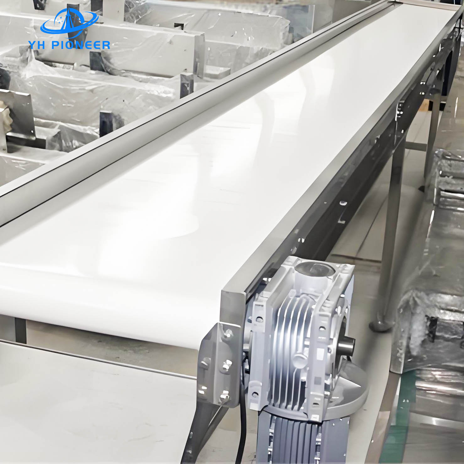 Настраиваемая конвейерная система пищевого пояса с опциями PVC или PU и 250 Вт электродвигателя