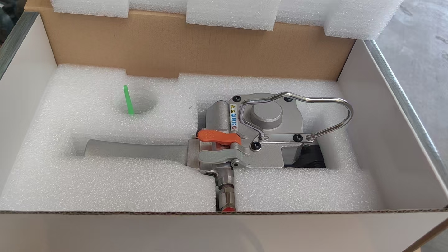 Pneumatic strapping machines high-speed pneumatic packaging machines heat-seal bonding