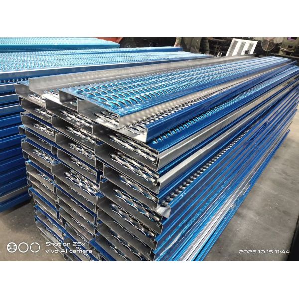 Anti-Skid Perforated Metal Platform Grip Strut Industrial Flooring Aluminum Stainless Steel Safety Walkway Grating