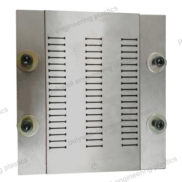 Moldagem de plástico usadas em máquinas de parafuso único para produção de tiras de isolamento térmico