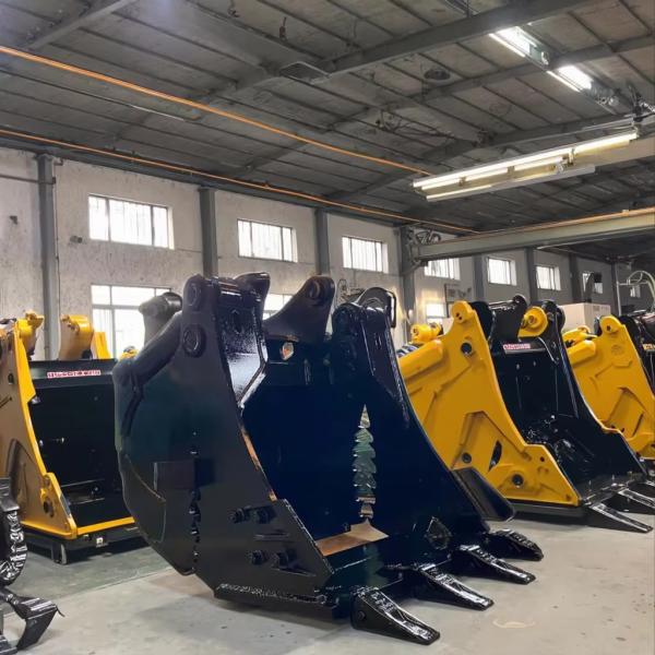 4 en 1 bouteille d'accouplement de la pelle hydraulique 0,04 m3 ~ 0,75 m3 Capacité