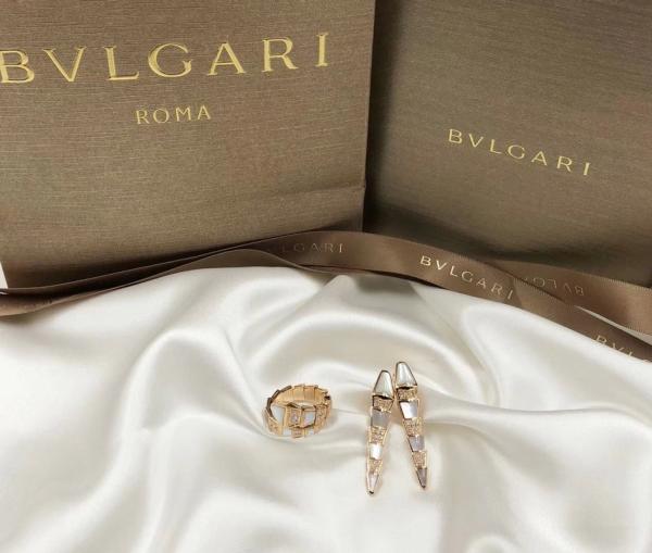 Luxury Genuine 18K Gold Diamond Ring With Natural White Pearl Shell
