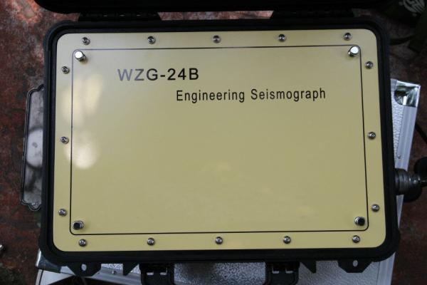 Geophysical Seismograph for Refraction Reflection Surface Wave Seismometer