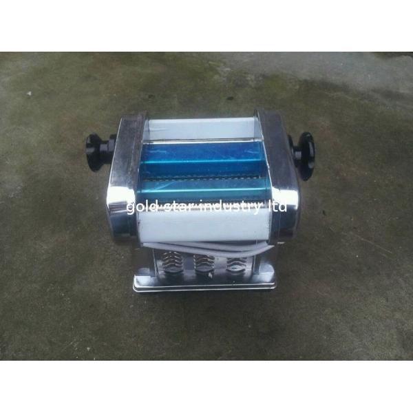 noodle maker by family using