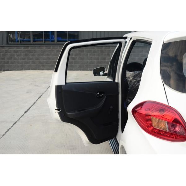 Автомобиль города батареи использующий энергию электрический с 4 местами полностью цвет электротранспортов белый