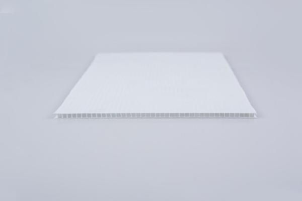 White Corrugated Plastic Sheet 4mm PP Board Sheet Customized