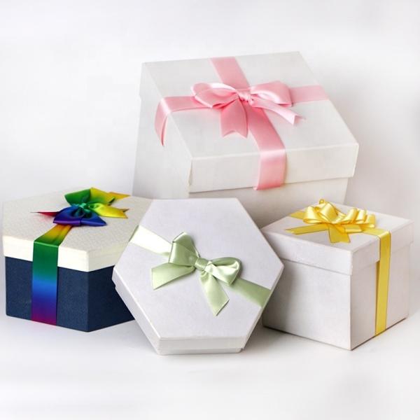 Escolha de nosso cartão de cores ou personalize arcos de fita de cetim para decoração de caixa de presente