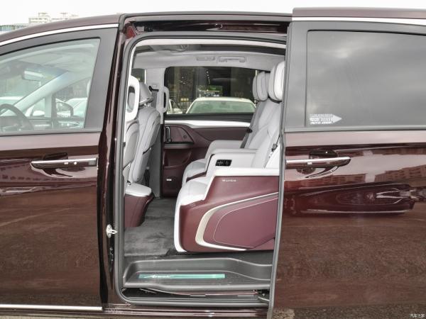 P0000101 2023 Gl8 Avenir MPV 2.0t 237 CV Veículos elétricos híbridos L4 48V