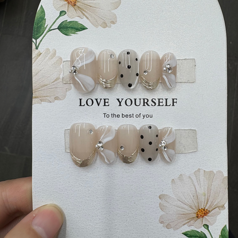 Custom Design Premium Handmade Press On Nails For Easy Application