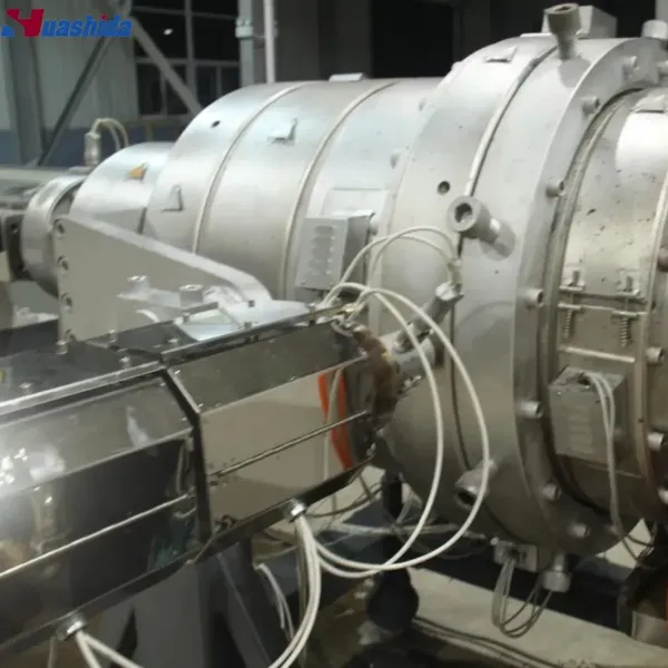 HDPE Pipe Extrusion Line with Single-Screw Extruder 1000 Kg/H Extrusion Capacity and Vacuum Calibration for Agriculture Irrigation