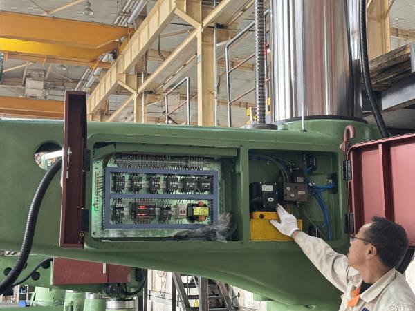 Heavy Duty Radial Drill 100mm Max Drilling 360° Rotation Z30100 Radial Arm Drill Press for Metalworking