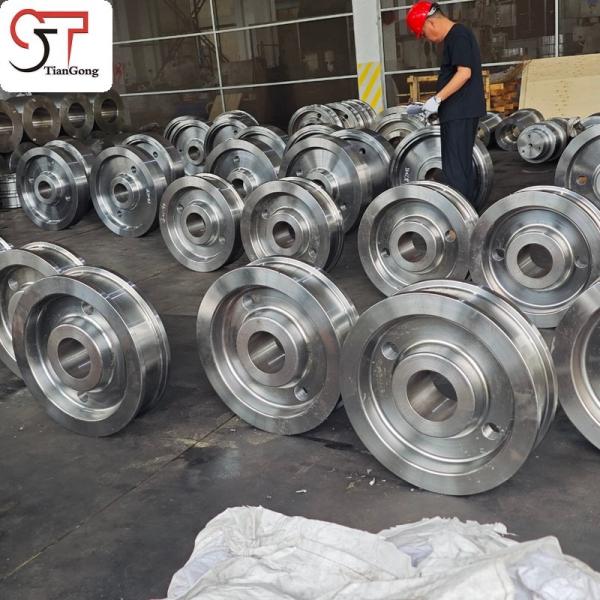 Alloy Steel Metal Forgings 42CrMo Rough Machined Crane Wheel