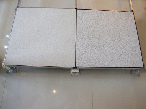 610 x 610 x 35 mm Dustproof Anti Static Raised Floor covered by high pressure wearable HPL
