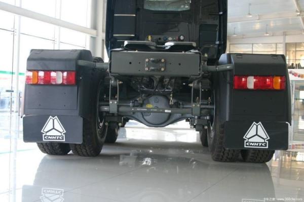 Used HOWO A7 6x4 Tractor Trucks with 400-500L Fuel Tank Capacity and SINOTRUCK Engine