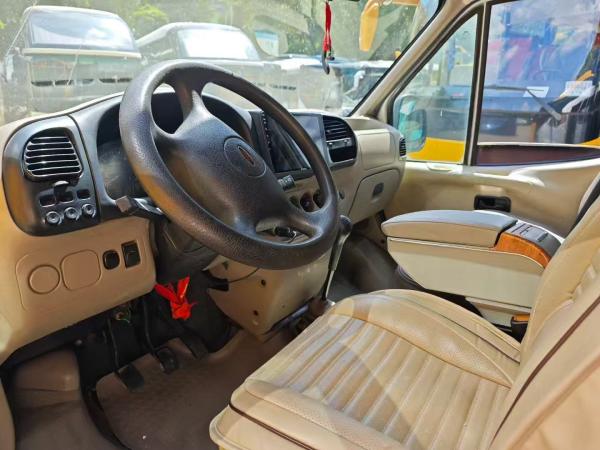 5m Length and 15 Seats Jiangling Transit Mid-Sized Bus with Top Speed of 120km/h