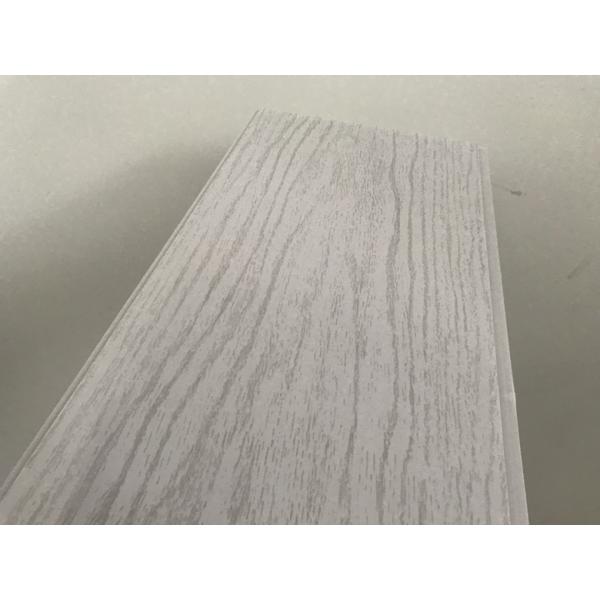 panneaux en bois plats de PVC du poids 2.5kg à haute brillance pour le plafond d'appartement