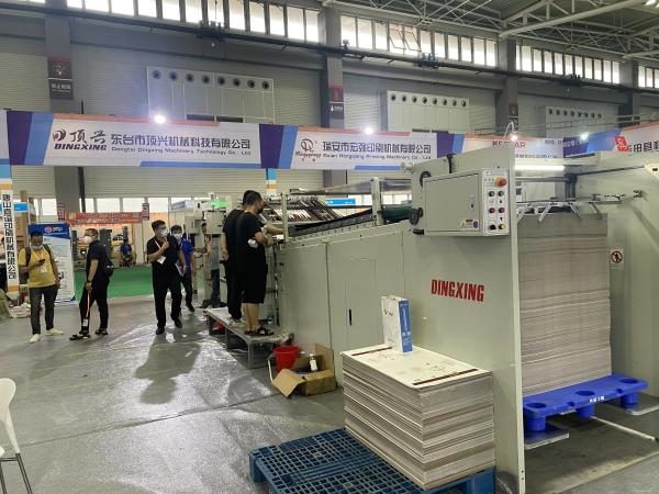 600*600mm Litho Máquina de laminação totalmente automática 105 peças/min