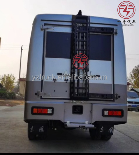 3300mm distancia entre ejes 4x4 6 asientos Minibus Tour de viaje de carretera RVs Camper en caliente