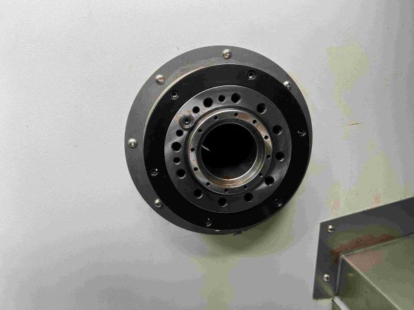 Tour CNC compact 5030Y avec une longueur d'usinage de 350 mm ± 50 mm