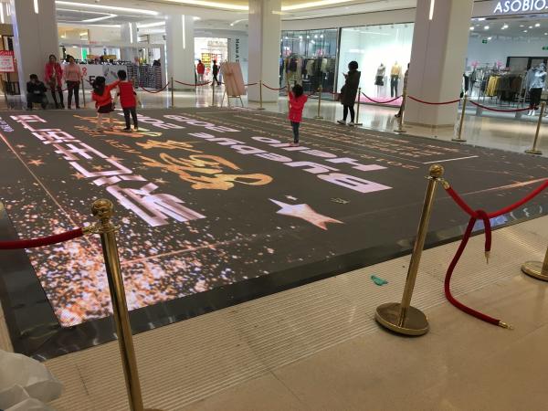 Waterproof P2.5 LED Advertising Display Screen SMD1921 Billboard LED Display